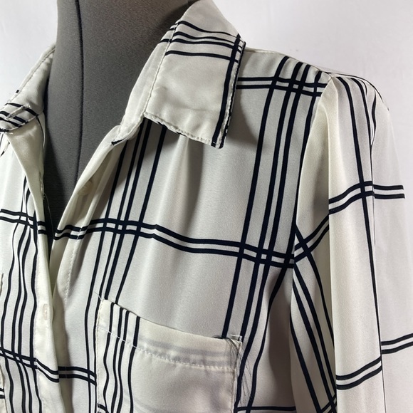 Rue 21 Top/Blouse Women Size Large White & Black Collar Button Up Long Sleeves - Picture 5 of 10